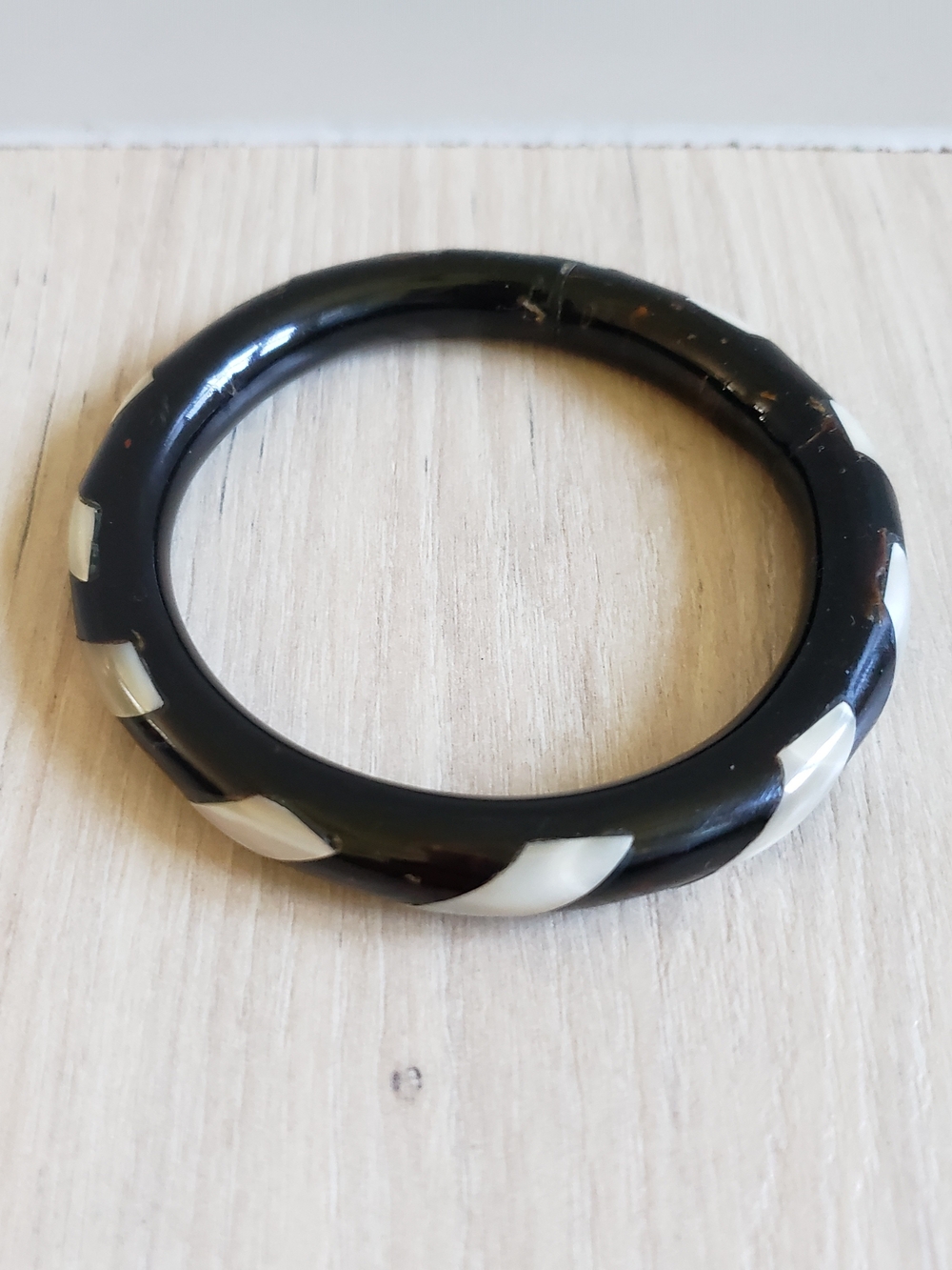 Black and Ivory‎ Resin Twist Bangle Bracelet
